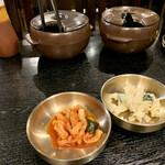 赤坂韓国料理・焼肉 兄夫食堂 - キムチお代わり自由は嬉しい