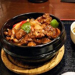 中国料理 味道 - 鶏肉の醤油煮込み丼(大盛り)