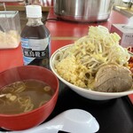 ラーメン もっけだの - 2023.5限定『まぜそばニボGニンニク野菜マシマシ、黒烏龍茶』