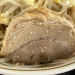 ラーメン もっけだの - 2023.5限定『まぜそばニボGニンニク野菜マシマシ』の豚