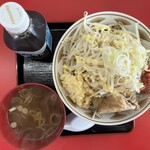ラーメン もっけだの - 2023.5限定『まぜそばニボGニンニク野菜マシマシ、黒烏龍茶』