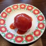 グリルキャピタル東洋亭 - 前菜のトマト、丸々一個！