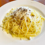 ラ・リチェッタ - 料理写真:スパゲティ・ペコリーノチーズの黒胡椒がけ@¥1250