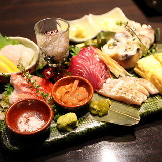 We offer fresh seafood from Nakaminato!