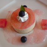 カフェ＆レストラン ベーシック - サーロインコースのデザート「桃のムース」