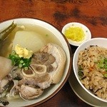 浜屋 - てびちそば＋じゅーしぃ