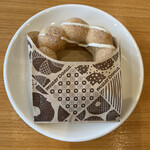 ミスタードーナツ - 料理写真:ポンデ黒糖　濃い抹茶ホイップ　イートイン176円