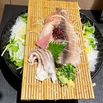 Itamae Baru Raibu Fisshu Maketto - 山形酒田港水揚げ イカ姿造里