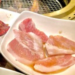 Daikanyama Sumibiyakiniku Sarugaku - 豚肉もセット