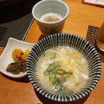 博多華味鳥 - 漬け物と一緒にずるずる