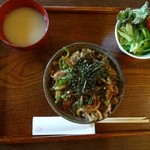 みかげ茶屋 - 豚丼