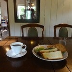 みかげ茶屋 - ローストポークのサンドとコーヒー