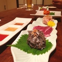 和牛料理 要 - 生もの最高
