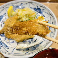 新宿割烹 中嶋 - 鰯フライ リフト1 醤油で