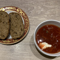 ゴドノフ東京 丸ビル店 - ボルシチと黒パン