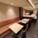 銀座 泉 - テーブル席１