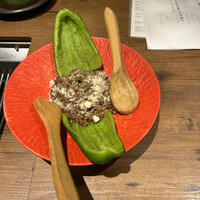 焼肉 牛者 - とりあえず一品のピーマンの肉詰め。これだけでご飯が欲しくなります^_^