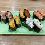 Wakatakemaru - 赤貝、ウニ、イクラ、ホッキサラダ、塩麹サーモン