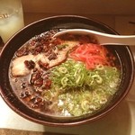 DON! - 福岡に住んでいながら
十数年ぶりの屋台
黒ラーメン