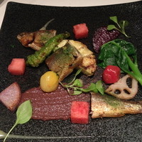 アルカナ 東京 - 夏の香りのアユ
                アユのコンフィポアレ 炭焼きしたなすとオリーブのピューレを添えて
                Confit de "Ayu" aubergine charbon, purèe de olive