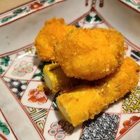 杦 - ⑩グリーンアスパラガスのフライ
                      ⑪団扇海老のフライ
                      アスパラガスは甘くジューシーで団扇海老は穏やかな甘みと旨みを感じました