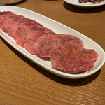 炭火焼肉ホルモン まるは - 