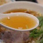 Shisen Ryouri Kinrai - ラーメンのスープ