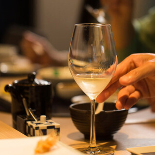 天ぷらに合わせた美酒で乾杯。