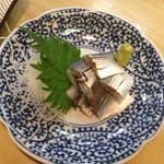 冨すし - こはだ刺し身