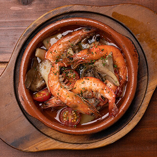熱騰騰的“Ahijo”等，西班牙的代表料理一應俱全