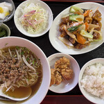 Taiwan Ryouri Ban - 酢豚定食880円＋200円でスープを台湾ラーメンへ変更