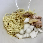 煮干しラーメン ゼクウ - デミRX(半玉和え玉)、通常の和え玉との違いは、生醤油であえてある。激ウマ！