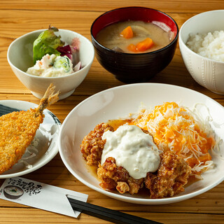 You won't get bored even every day! Lunch 800 yen with a choice of side dishes!