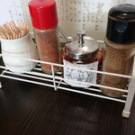 高田食堂 - 料理写真:卓上調味料