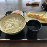 麺通堂 - 湯ため、ちくわ、おにぎり