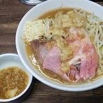 極肉麺 たいし - 小肉麺（麺量中・ニンニクアブラ）　850円