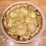 Nyukomatsu - 蓮根とバジルのピザ