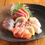 Assortment of 5 types of sashimi