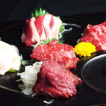 馬肉専門店 SIMBA - 料理写真:本場熊本直送！馬刺し5点盛り！
