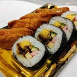 ヤマナカ - 料理写真:和風助六寿司458円 おはぎ(あん)250円