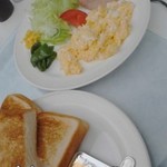 アマリエンボーン - お盆休み明けだったので「今朝はハムです」という名言が聞けました。