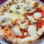 イタリア食堂 ラ ルーチェ - ハーフ&ハーフピザ