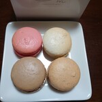 マカロンアラミーナ - 別の日の購入品：いちごチョコレート、バニラ、ミルクチョコレート、アールグレイ✨各240円