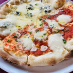 イタリア食堂 ラ ルーチェ - ハーフ&ハーフピザ