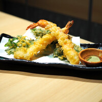 和食 いぶり別邸 新橋店 - 大海老の天ぷら　2本