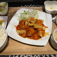 御膳房 銀座店 - 日替り定食(鳥のチリソース定食)