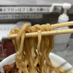 Umakara Ra-Men Hyouri - 太麺に旨辛スープが絡む！