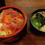 海鮮すなおや食堂 - 海鮮バラちらし寿司とミニはいからうどんセット