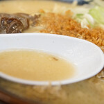 Kagoshima Ramen Ton Toro - スープ