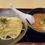 青山 - つけ麺　730円　（’’？